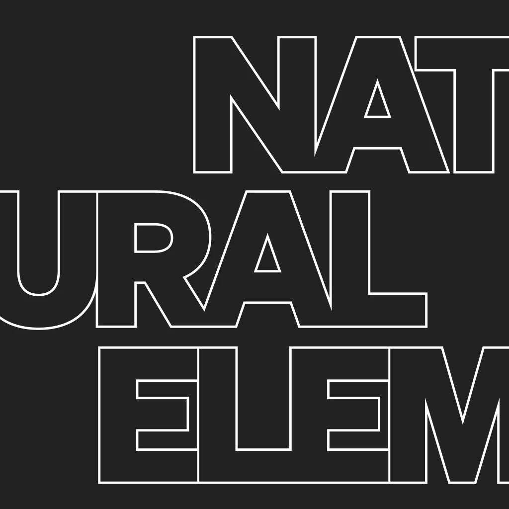 Das Logo weist natürliche Elemente vor einem schwarzen Hintergrund auf.